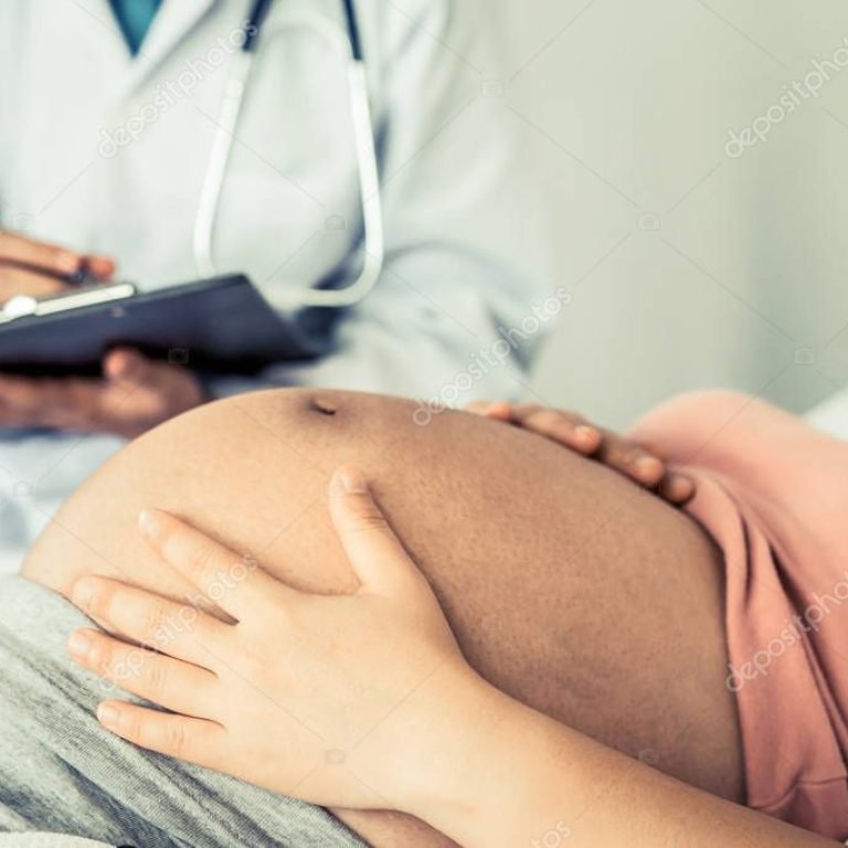 depositphotos_310159272-stock-photo-pregnant-woman-and-gynecologist-doctor